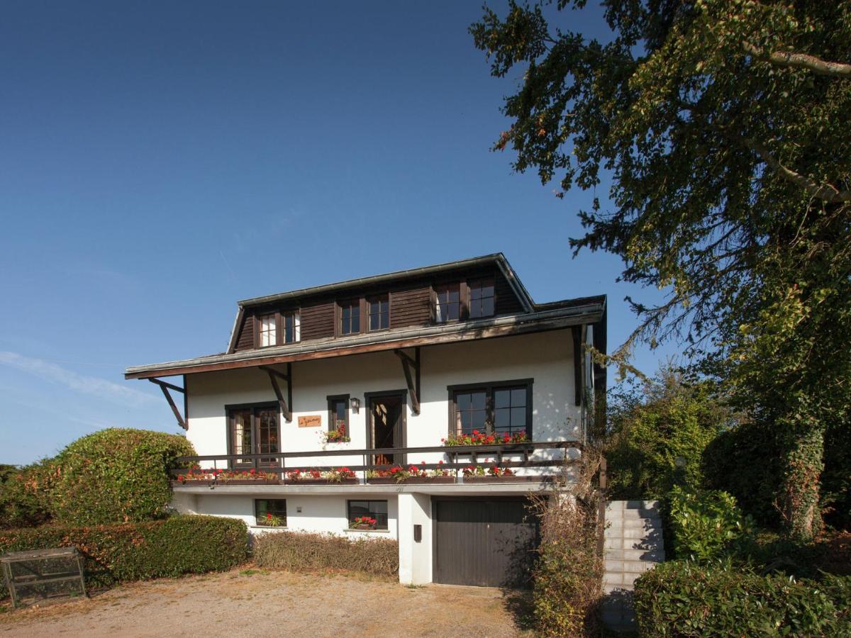 B&B Stavelot - Friendly and rustic family home with fireplace and panoramic views - Bed and Breakfast Stavelot