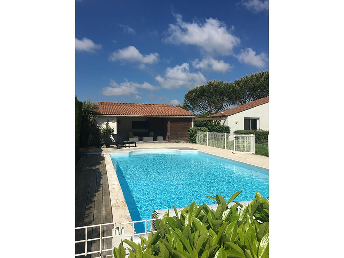 B&B Brives-sur-Charente - Modern villa with private pool - Bed and Breakfast Brives-sur-Charente