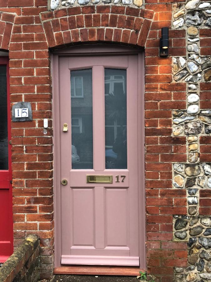 Boutique home near Chichester centre - B&B