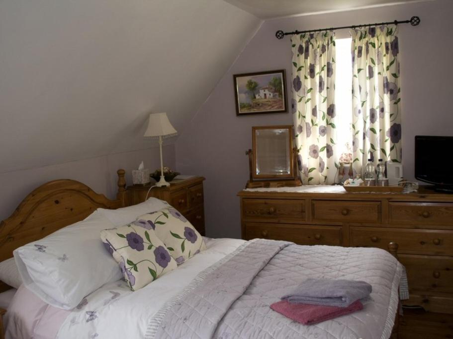 Standard Double Room with Shared Bathroom