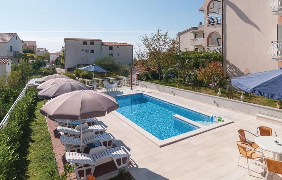 Apartments MM - Bed and Breakfast Podstrana