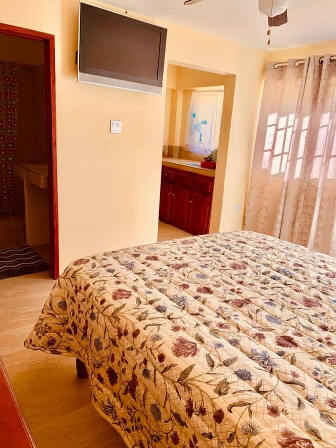 Deluxe Queen Suite