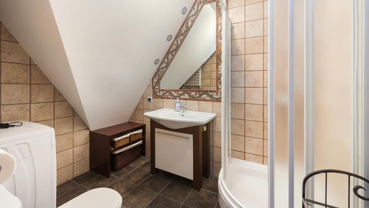 Studio (4 Adults) - 3B Sienkiewicza Street