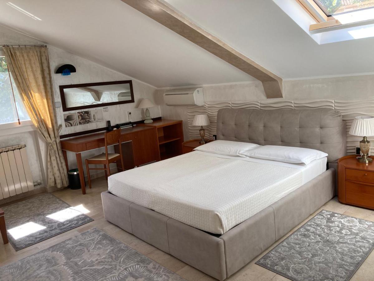 Appartamento con 1 Camera da Letto e Balcone, Vista Giardino