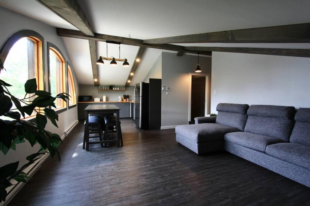 Le Nid doré sur le lac (Golden Nest on the lake) - B&B