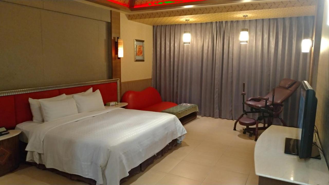 Habitación con cama grande 