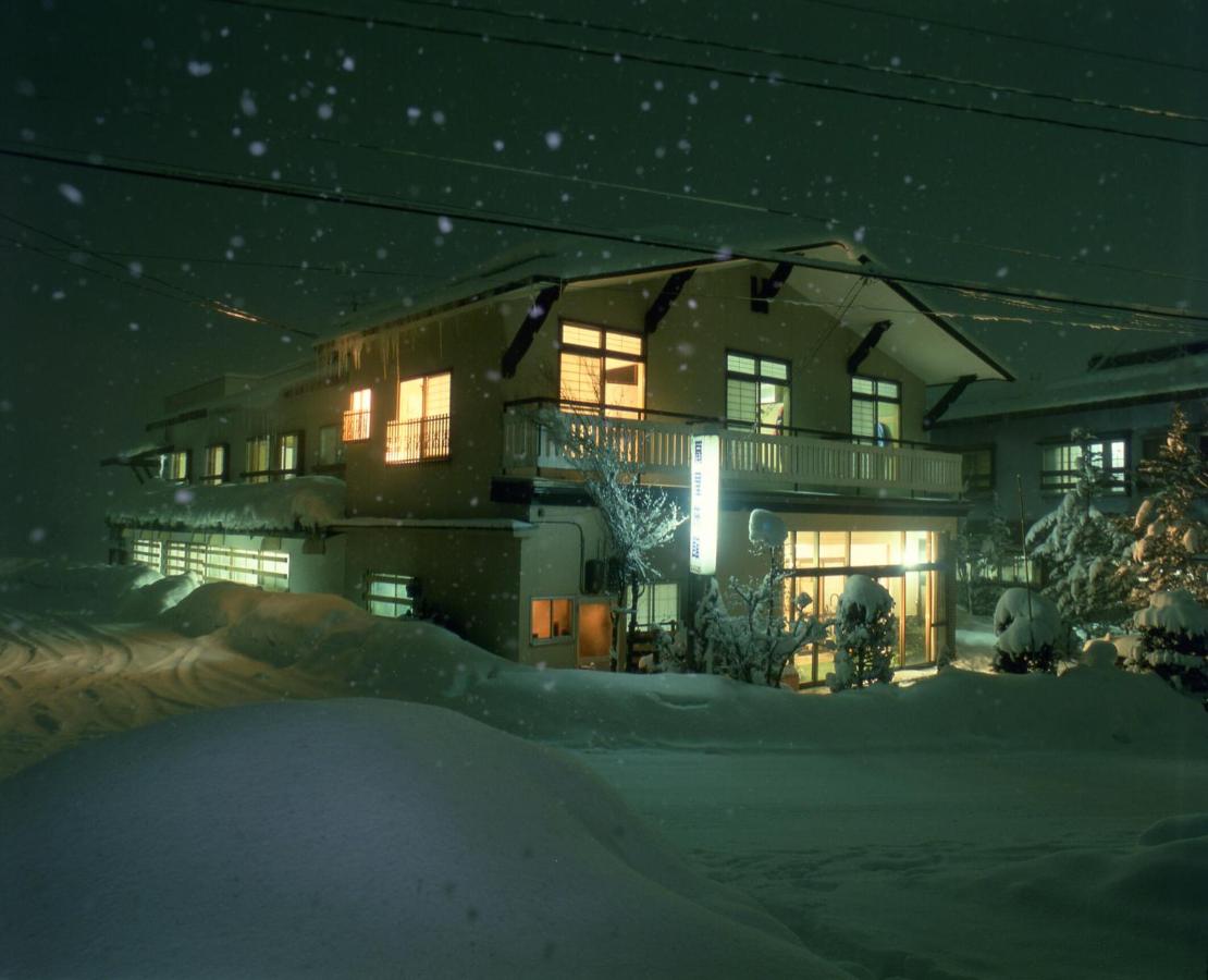 Ougiya Ryokan - B&B