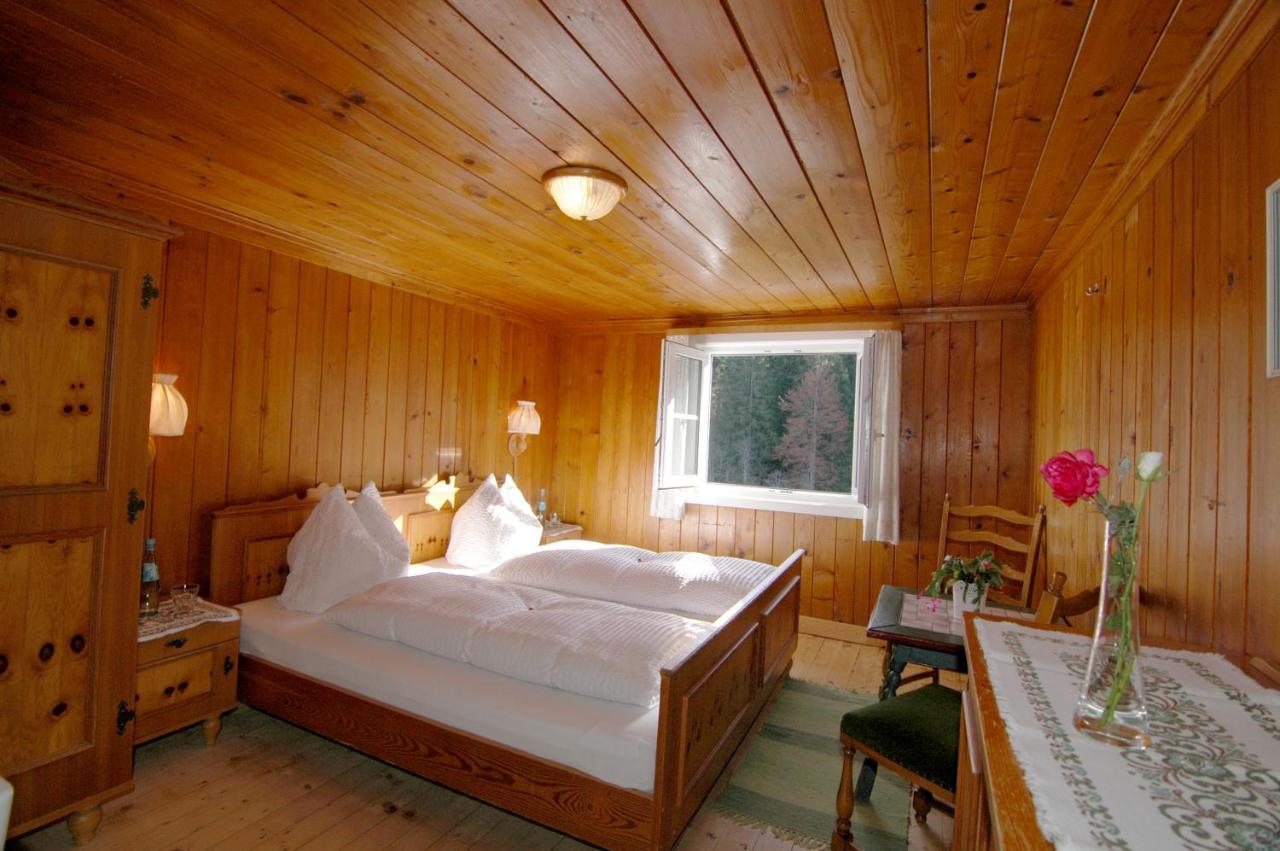 Apartment with Mountain View