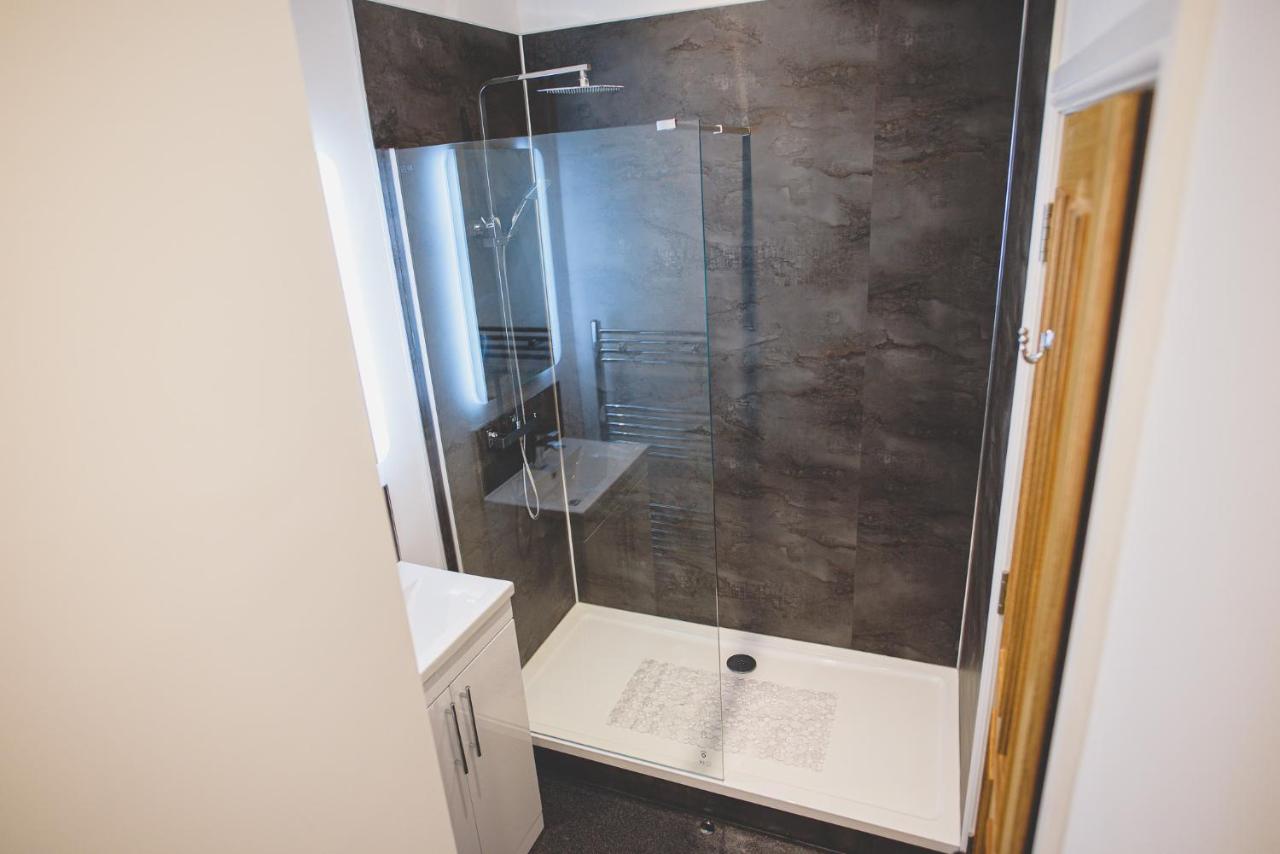 Deluxe Double Room with Shower