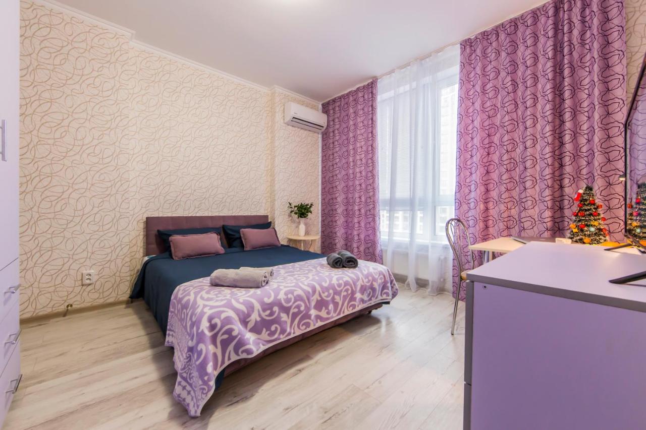 Стильные апартаменты,метро Вырлица,метро Харьковская - B&B Kyiv