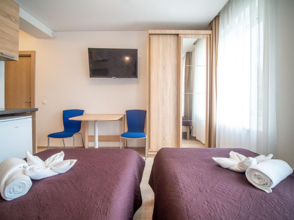 Camera Doppia con Letti Singoli con Bagno