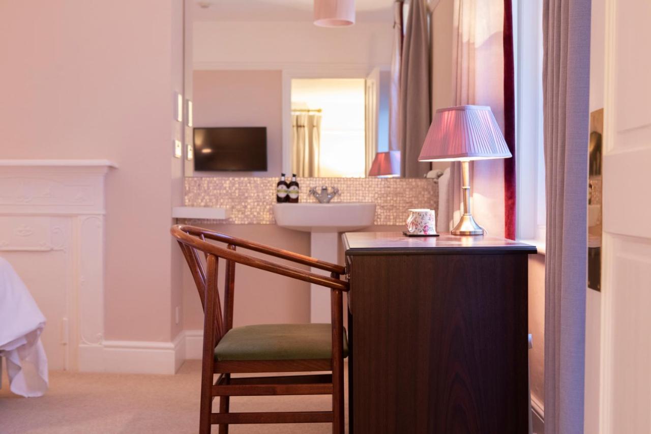 B&B Cheltenham - Cleeve Hill Hotel - Bed and Breakfast Cheltenham