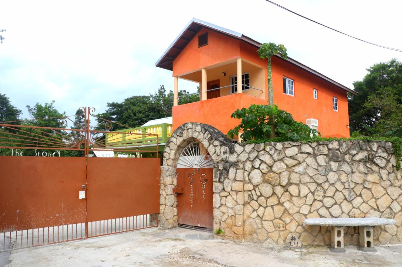 Stoney Gate Cottages - Bed and Breakfast