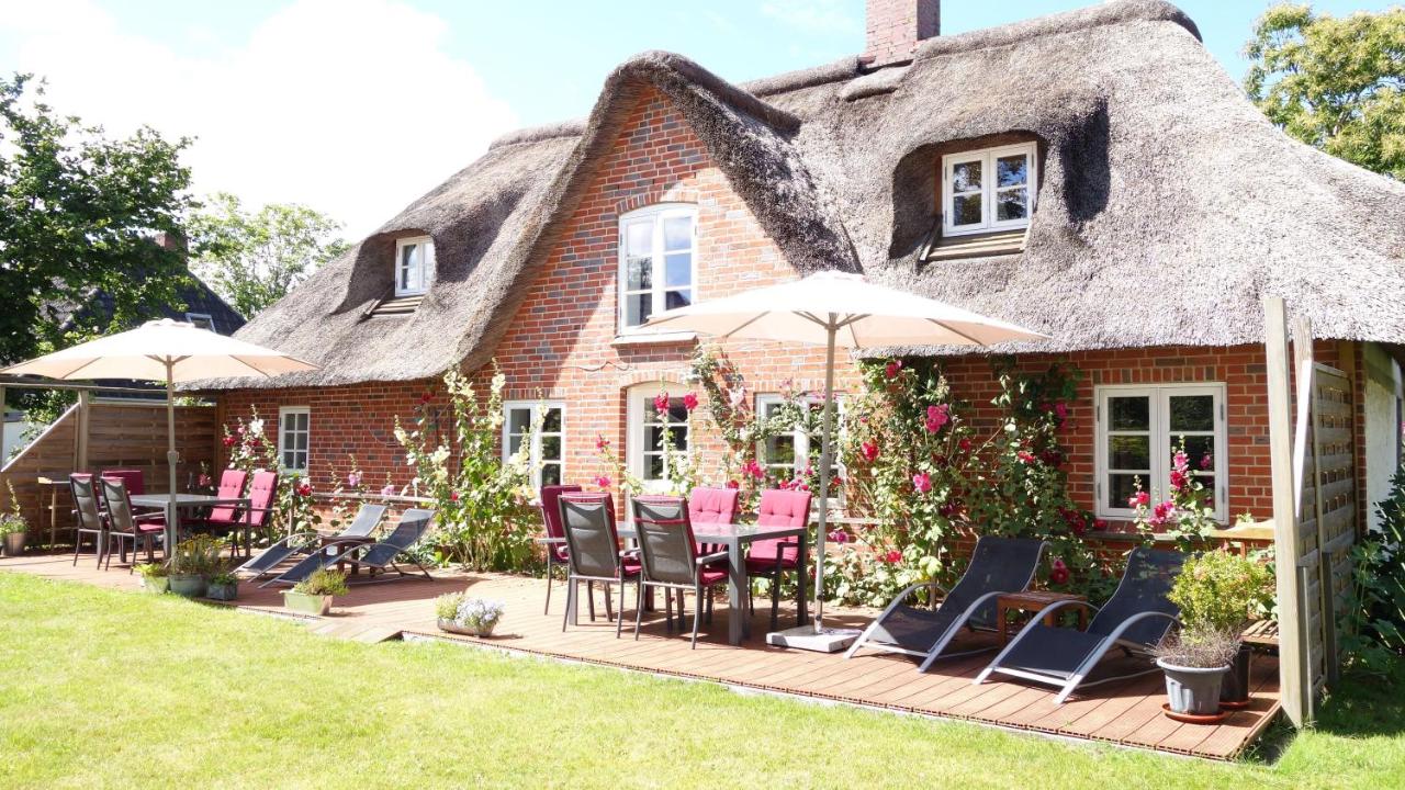 B&B Tating - Haus-Falkenberg-1 - Bed and Breakfast Tating