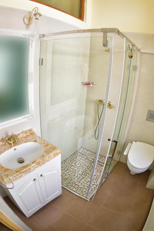 Deluxe Twin Room with Central Square View