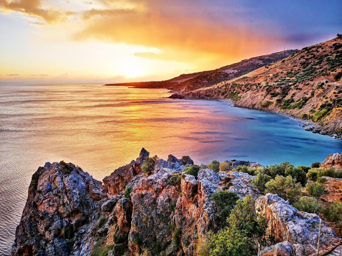 Akropolis Studios - B&B Rodákino