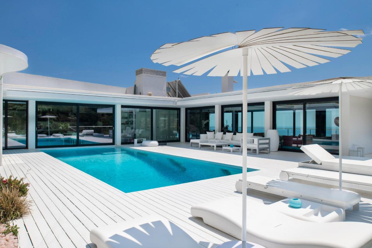 B&B Badalona - Ibiza style Barcelona luxury Villa - Bed and Breakfast Badalona