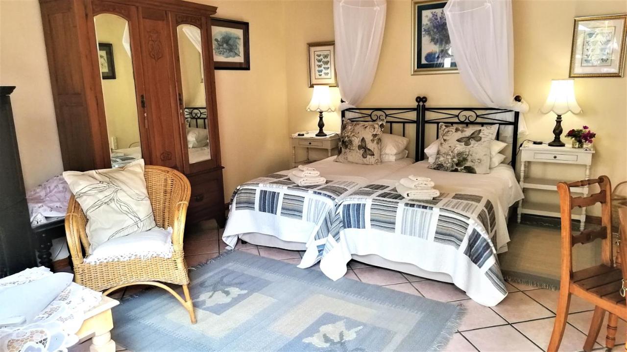 Camera Luxury Doppia con Letti Singoli con Vista Piscina