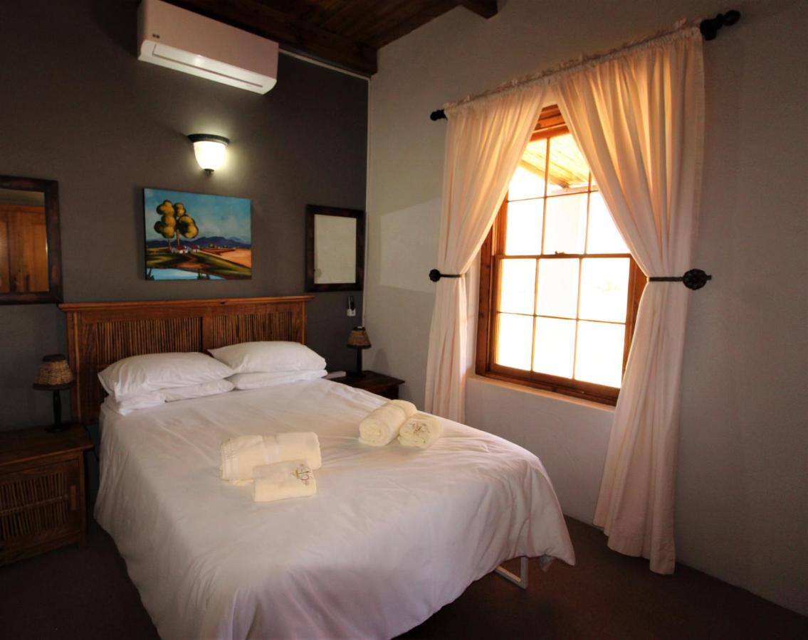 B&B Oudtshoorn - De Uiehuis - Bed and Breakfast Oudtshoorn