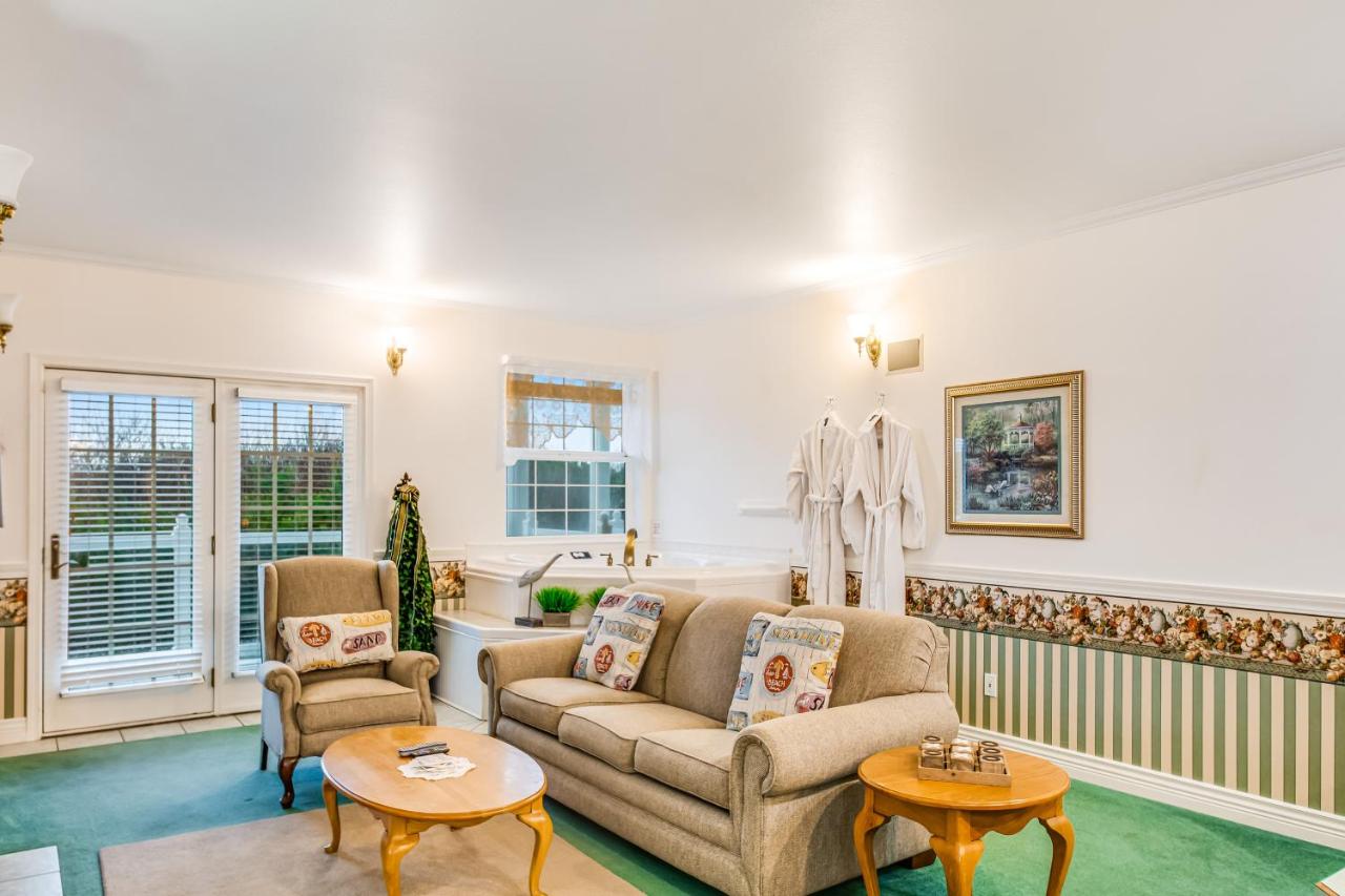 One Bedroom Apartment