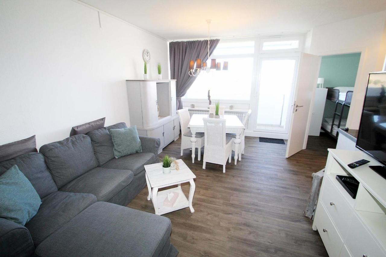 Apartment mit Balkon