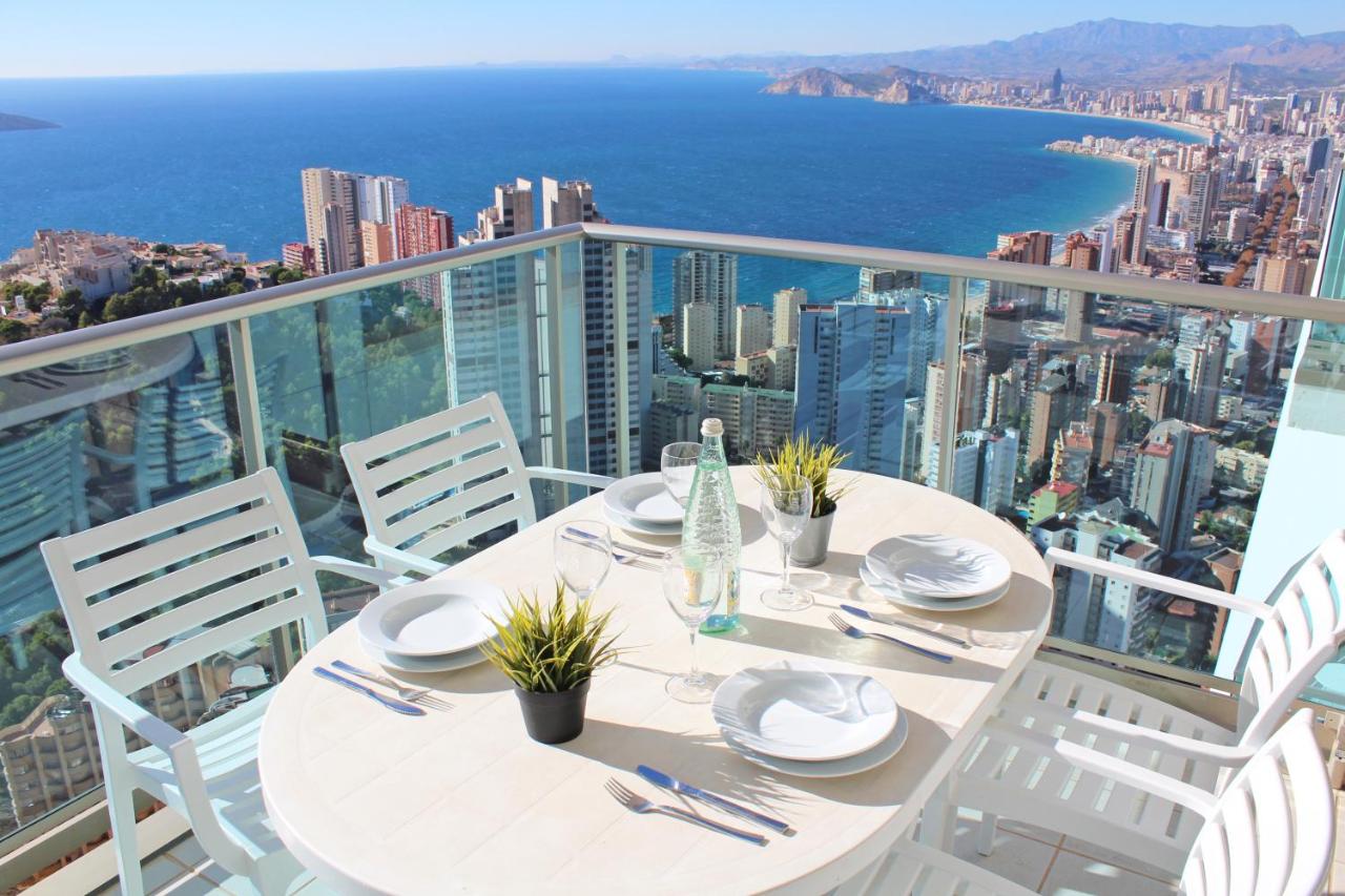 B&B Benidorm - Benidorm High rise apartments - Sea Views - Torre Lugano - Bed and Breakfast Benidorm