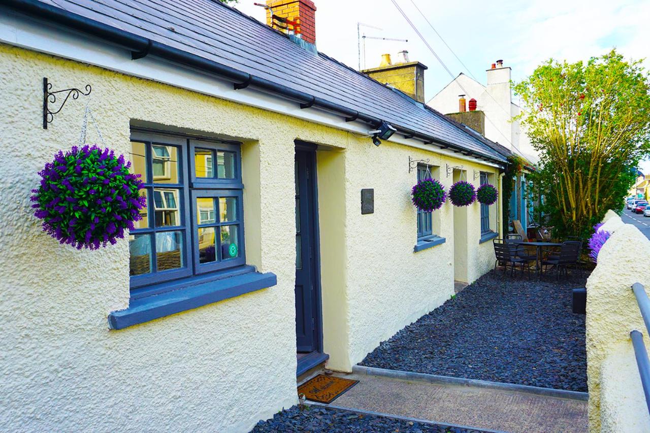 B&B Goodwick - Staycation at Pine Cottage, a newly refurbished holiday cottage - Bed and Breakfast Goodwick
