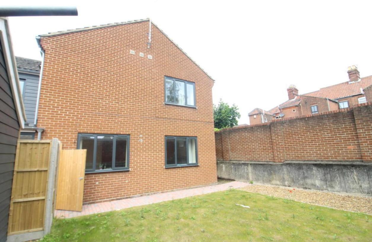 Modern City Home with 5 Ensuites and Private Parking! Perfect for Working teams - B&B Norwich
