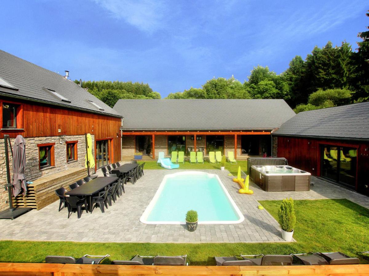 B&B Manhay - Villa with heated outdoor pool and sauna - Bed and Breakfast Manhay