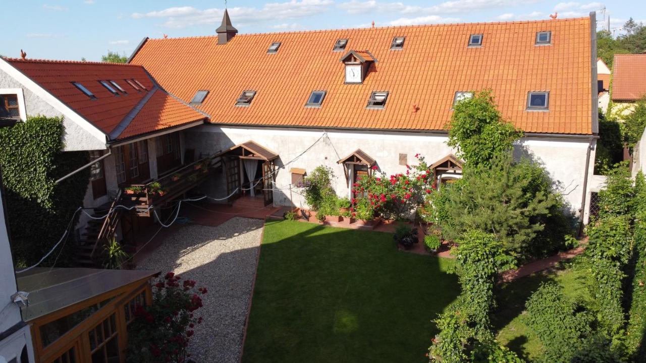 B&B Středokluky - Pension u Sv. Prokopa - Bed and Breakfast Středokluky