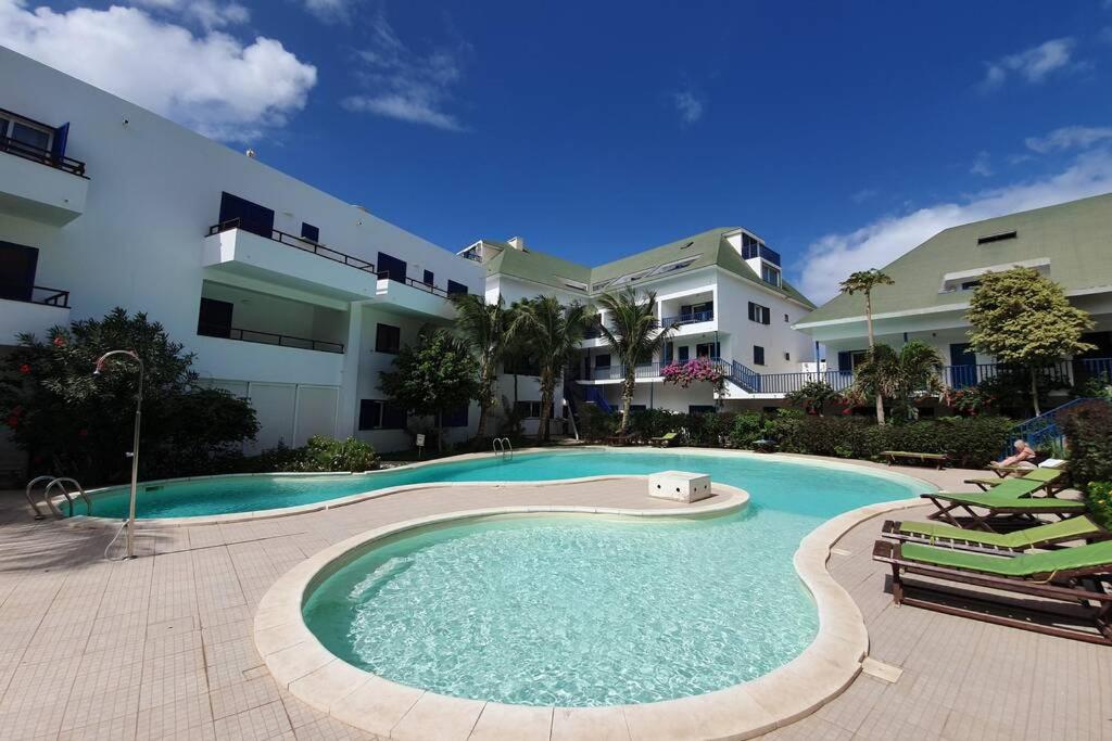 B&B Santa Maria - Gorgeous 2-bedroom penthouse with seaview, terrace, pool in Leme Bedje - Bed and Breakfast Santa Maria