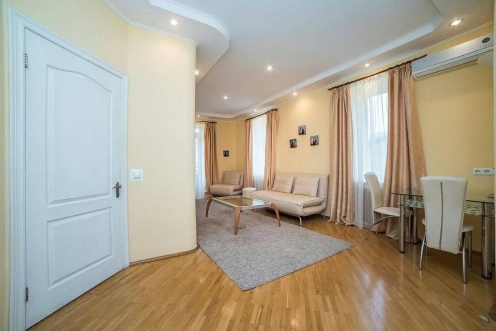 Сонячні апартаменти на Хрещатику - Chambres d’hôtes