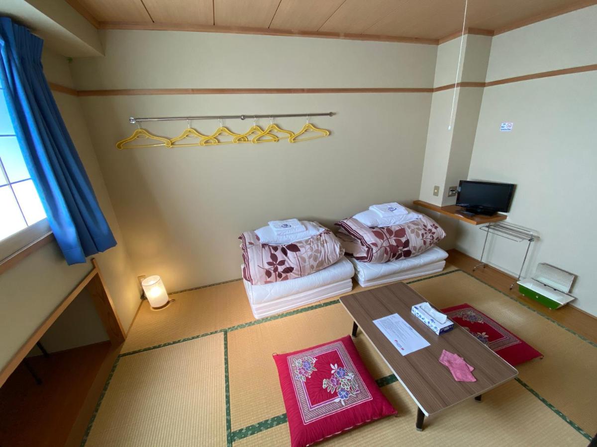 Japanese-Style Double Room with Private Toilet and Shared Bathroom
