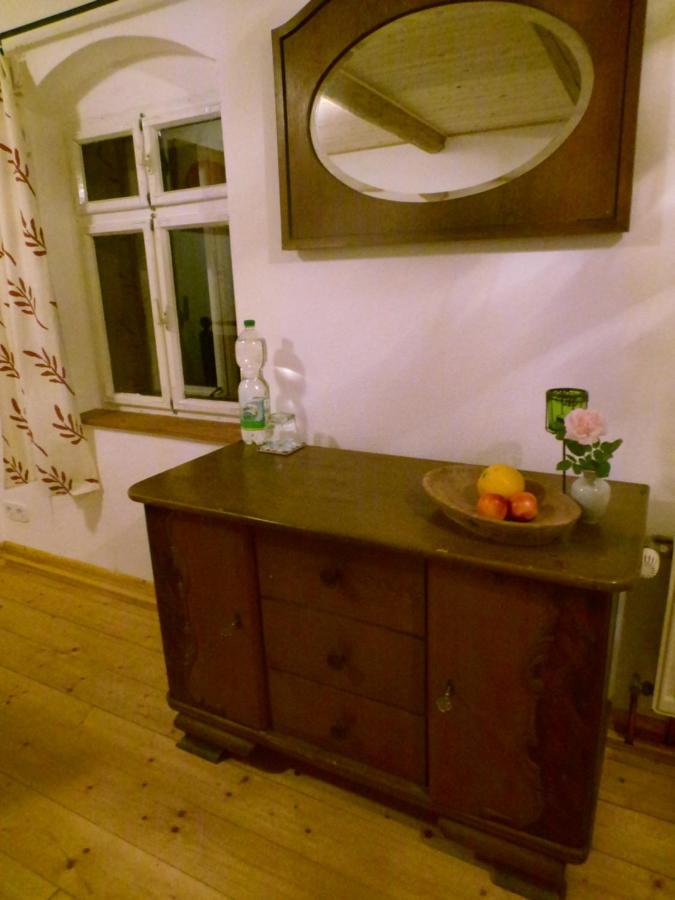 Einzelzimmer mit Gemeinschaftsbad