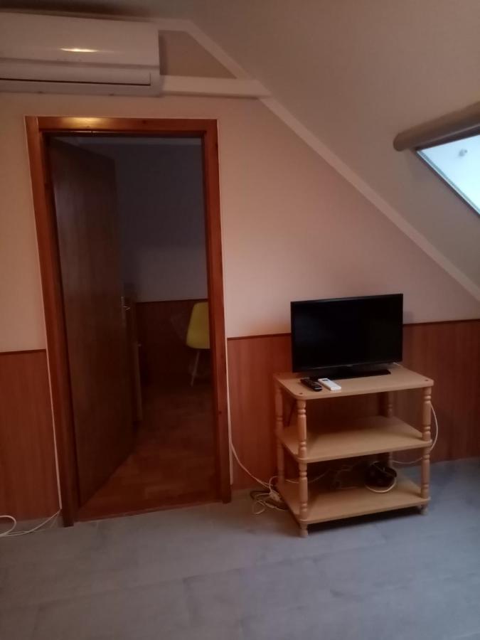 Apartamento con 1 dormitorio - Ático