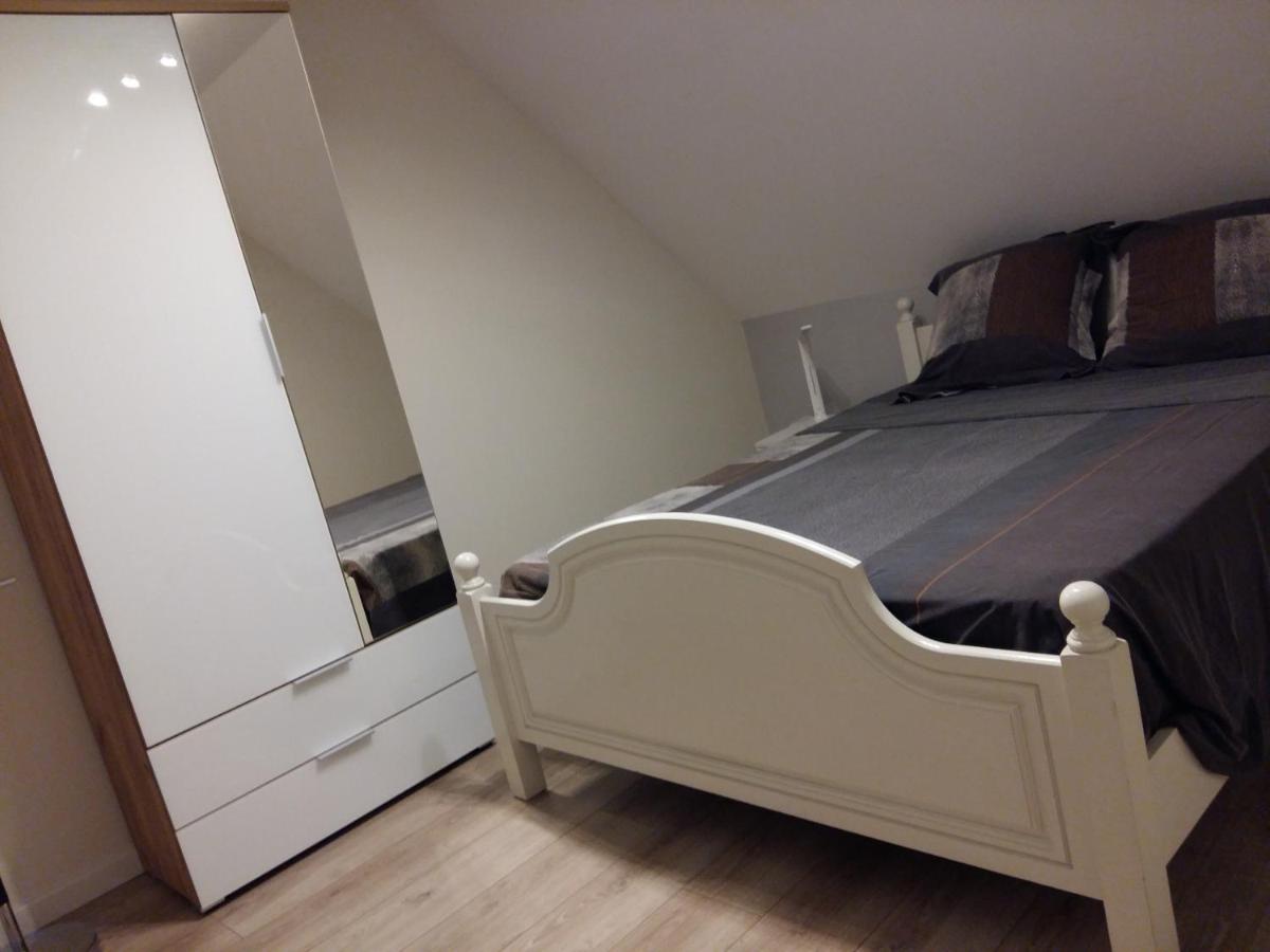 Apartment mit Balkon