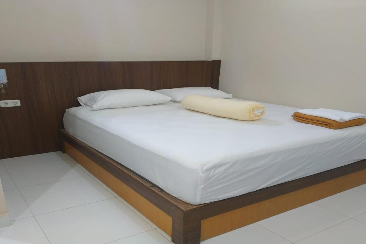 B&B Palu - Nietsa Guest House Syariah Palu Mitra RedDoorz - Bed and Breakfast Palu