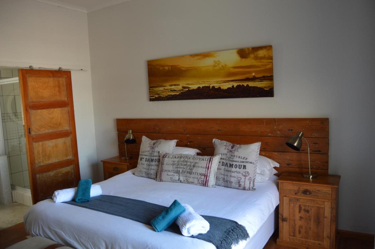 Kamer met Kingsize Bed en Uitzicht op het Terras