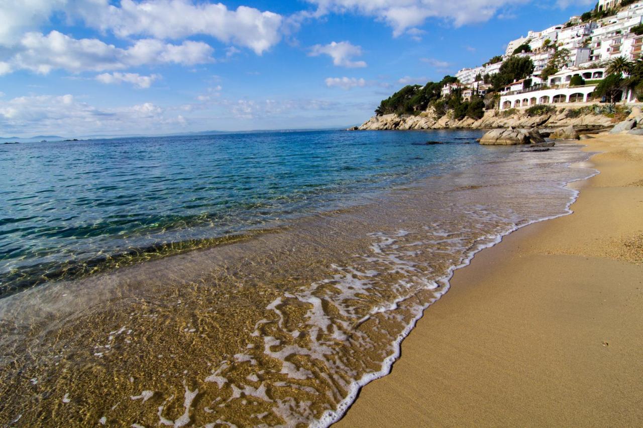 Agi Marina Apartments - Chambres d’hôtes Roses