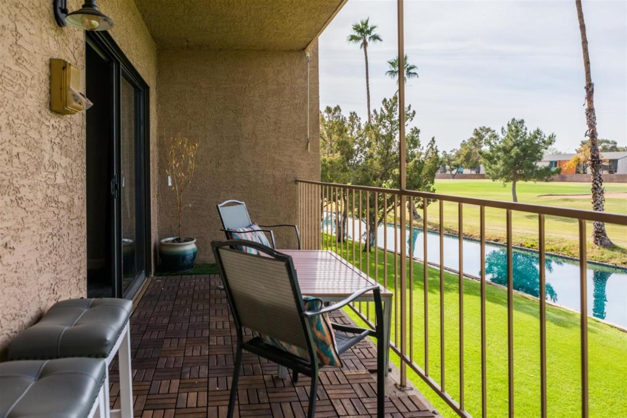 B&B Mesa - Gated Dobson Ranch townhouse, balcony, golf views - Bed and Breakfast Mesa