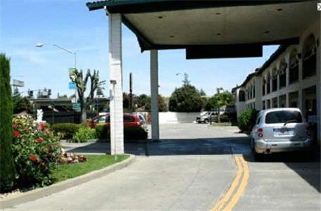 Crossroads Inn - Downtown Sacramento - Bed and Breakfast