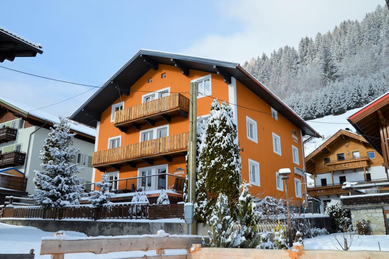 Apartment mit Balkon