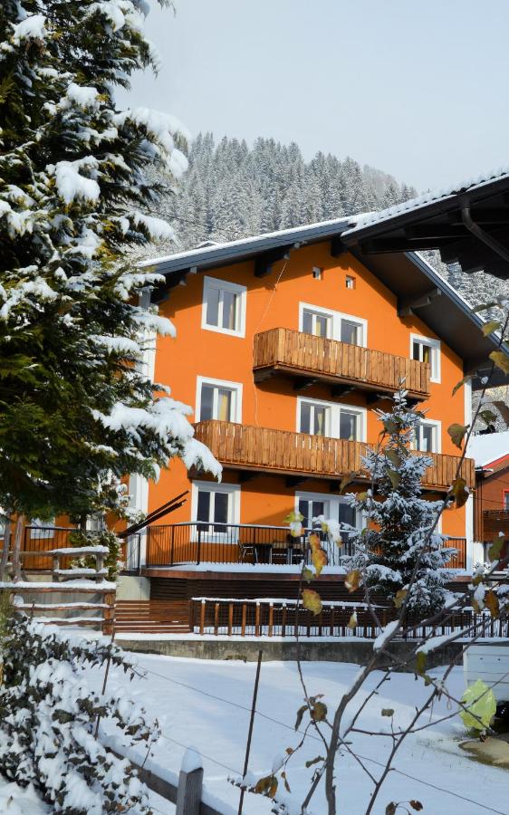 Apartment mit Terrasse