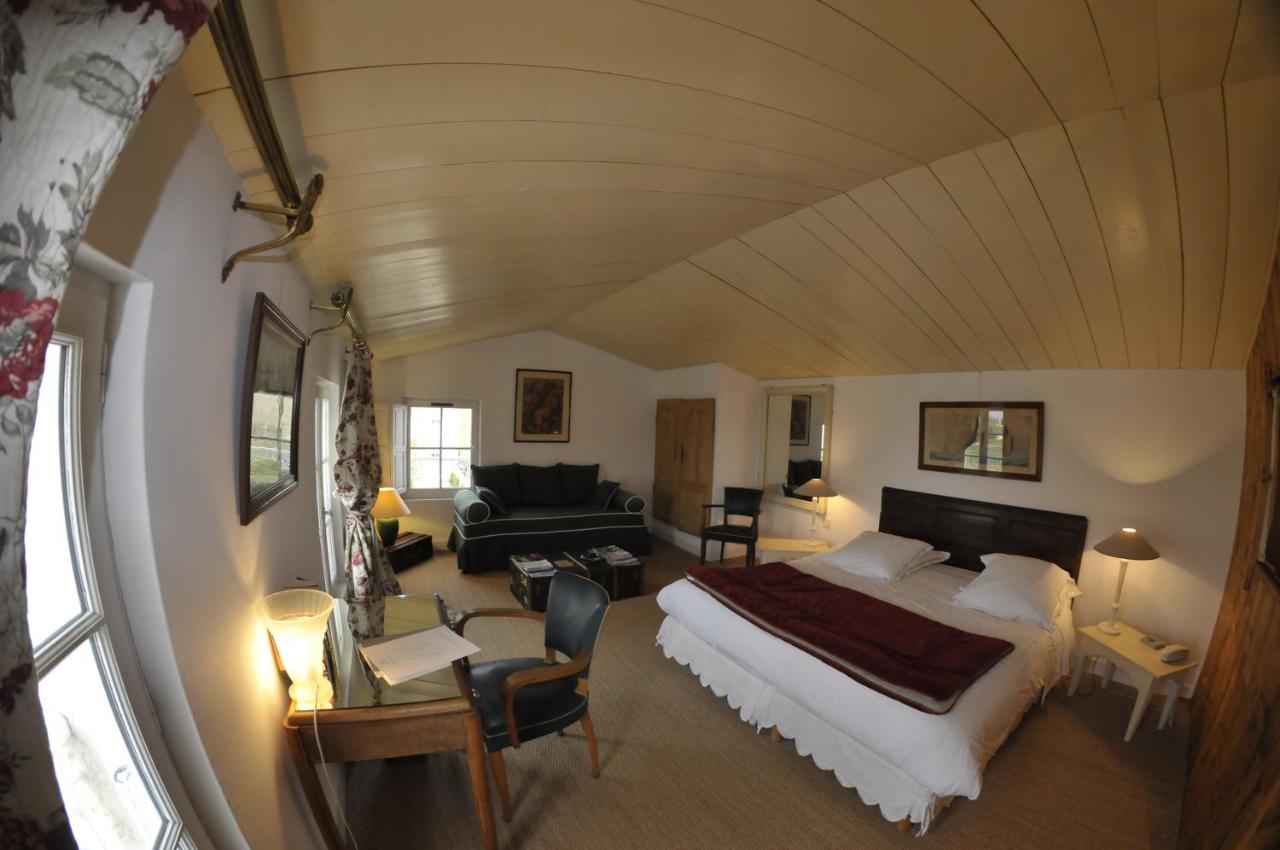 Deluxe Room (1 adult + 2 children)