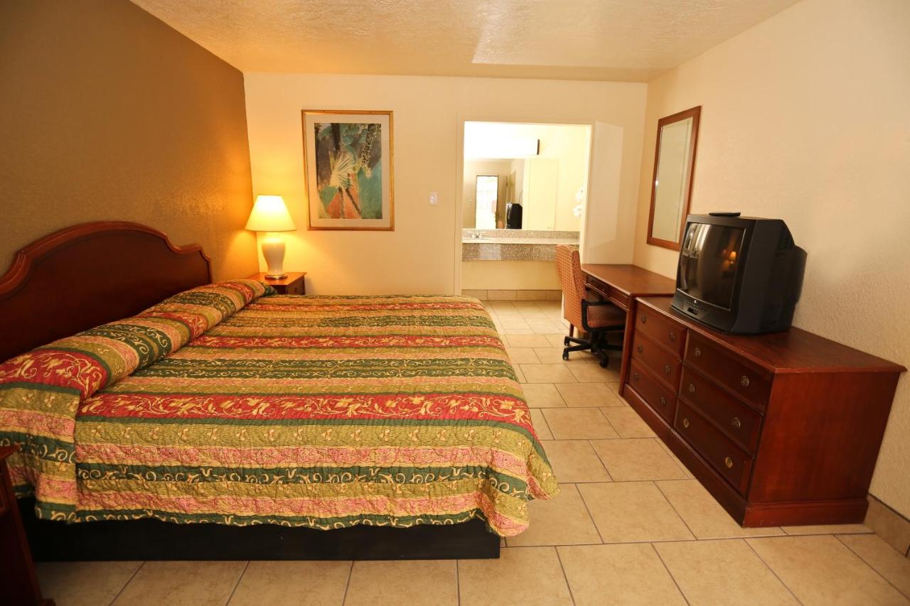 Texas Inn Beaumont - B&B