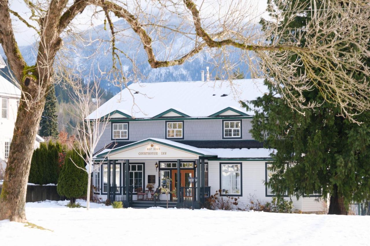 B&B Revelstoke - Courthouse Inn Revelstoke - Bed and Breakfast Revelstoke