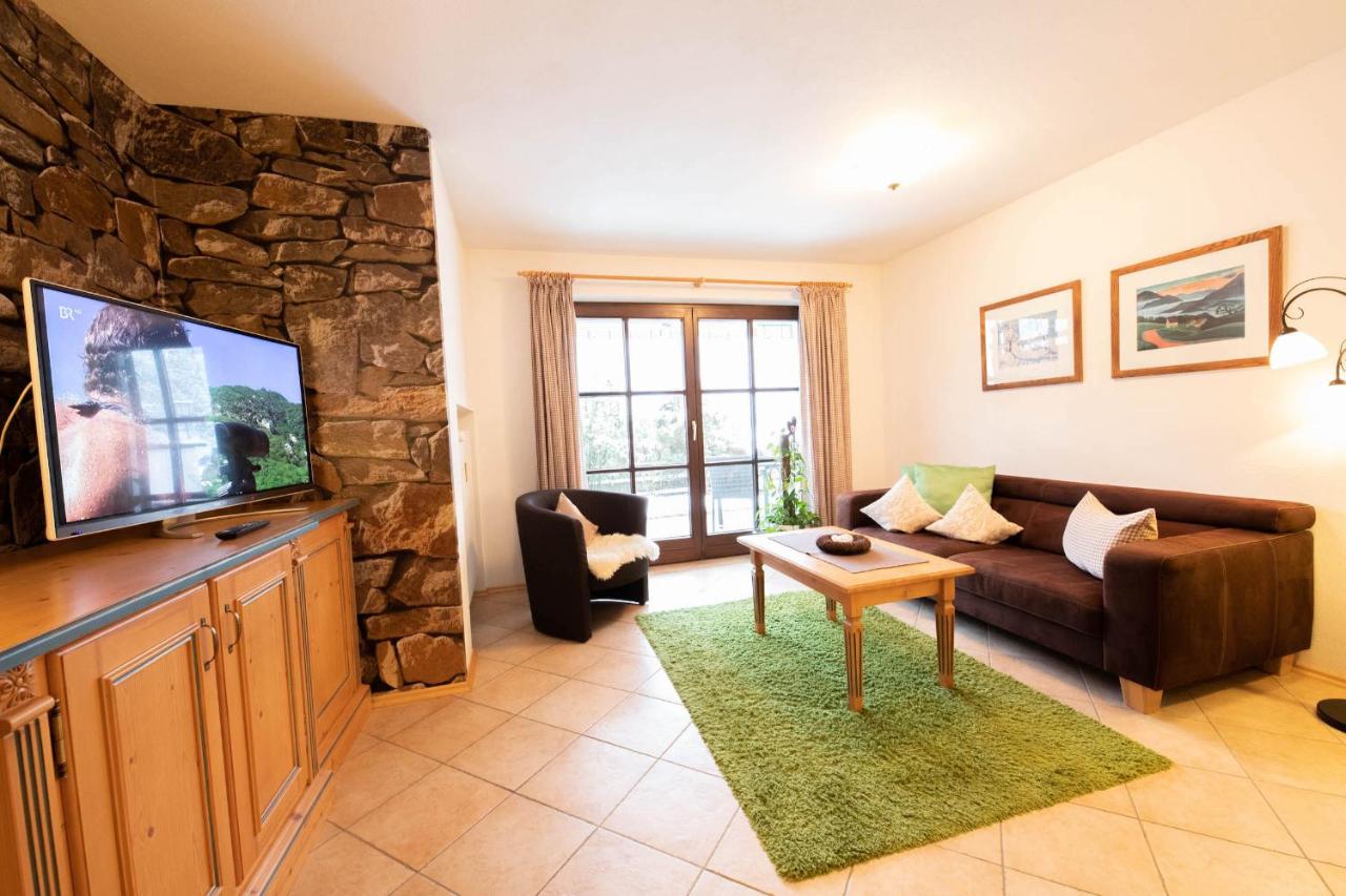 Apartment with Mountain View