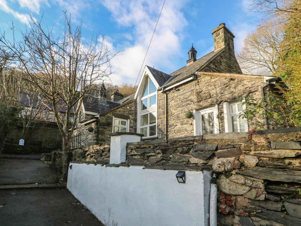 B&B Porthmadog - Yr Hen Ysgol, The Old School - Bed and Breakfast Porthmadog