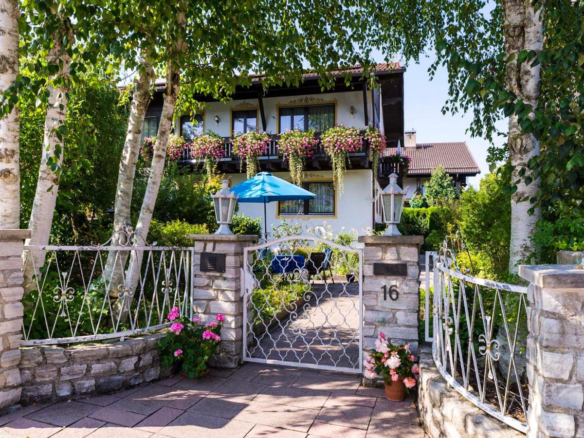 B&B Bad Endorf - Birkenhof Apartments - Bed and Breakfast Bad Endorf