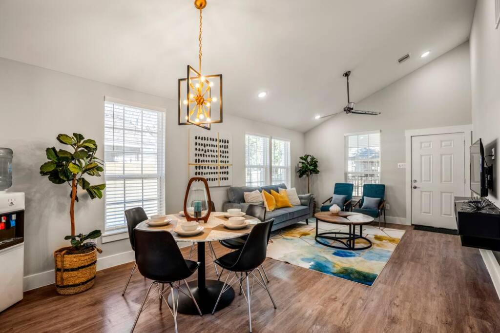 Pythagoras Place at East End Revitalized - B&B Houston